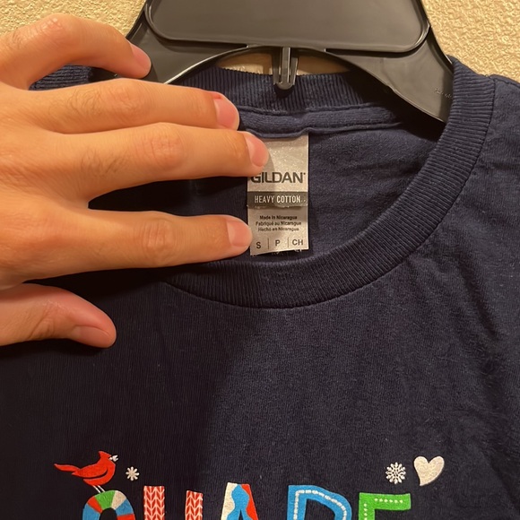 Christmas Edition Red Cross ‘Share Your Gift’ Long Sleeve Shirt Small - Picture 3 of 7